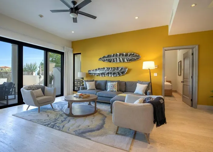 Holiday home Luxury Retreat, Pool And Close To The