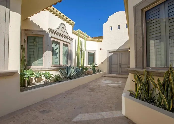 Luxury Retreat, Pool And Close To The