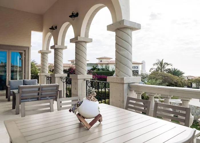Luxury Retreat, Pool And Close To The Holiday home Cabo San Lucas