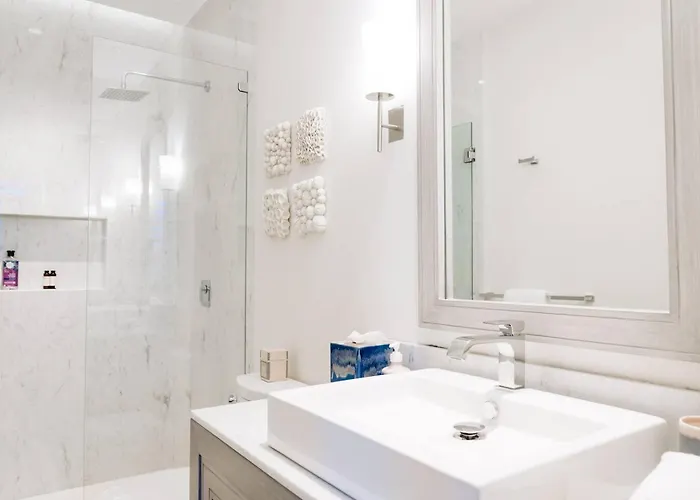 Luxury Retreat, Pool And Close To The