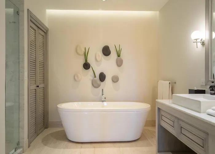 Сasa de vacaciones Luxury Retreat, Pool And Close To The *