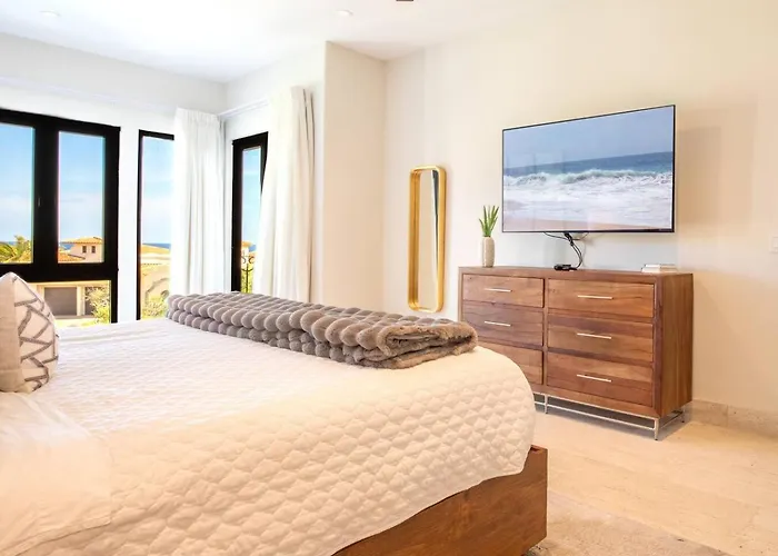 Luxury Retreat, Pool And Close To The * Cabo San Lucas