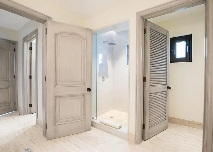 Luxury Retreat, Pool And Close To The
