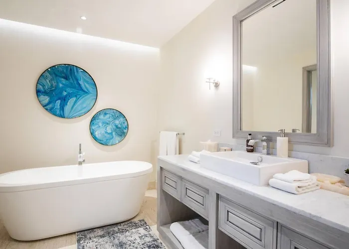 Luxury Retreat, Pool And Close To The